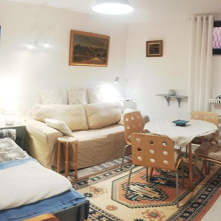 B&B Family Basement Apartment, Breakfast, Free Parking, 5Km From Tulln Chorherrn Exteriör bild