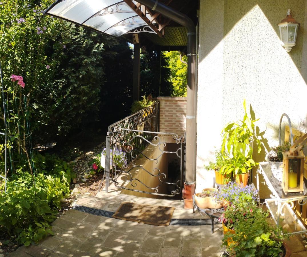 B&B Family Basement Apartment, Breakfast, Free Parking, 5Km From Tulln Chorherrn Exteriör bild