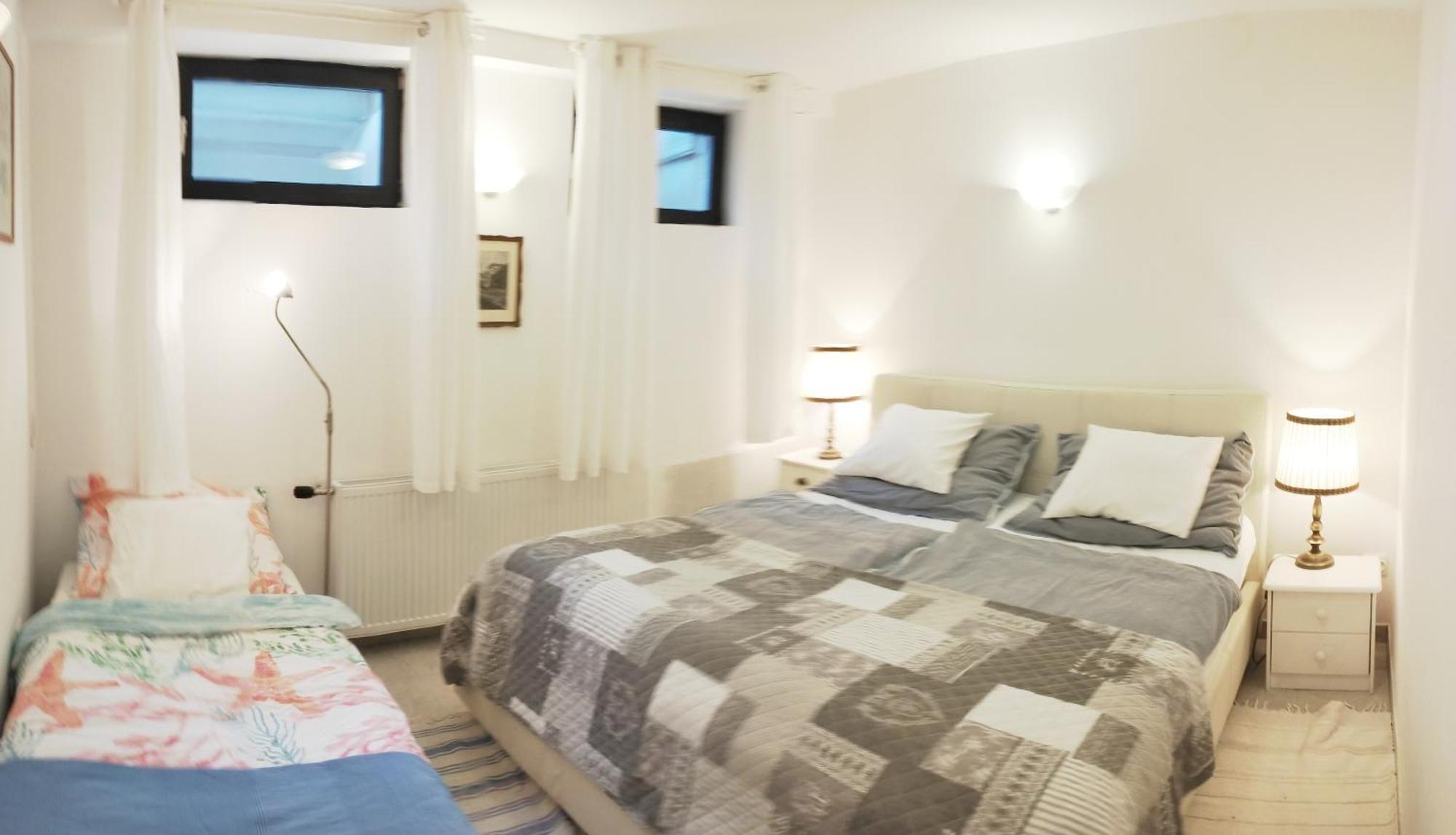 B&B Family Basement Apartment, Breakfast, Free Parking, 5Km From Tulln Chorherrn Exteriör bild