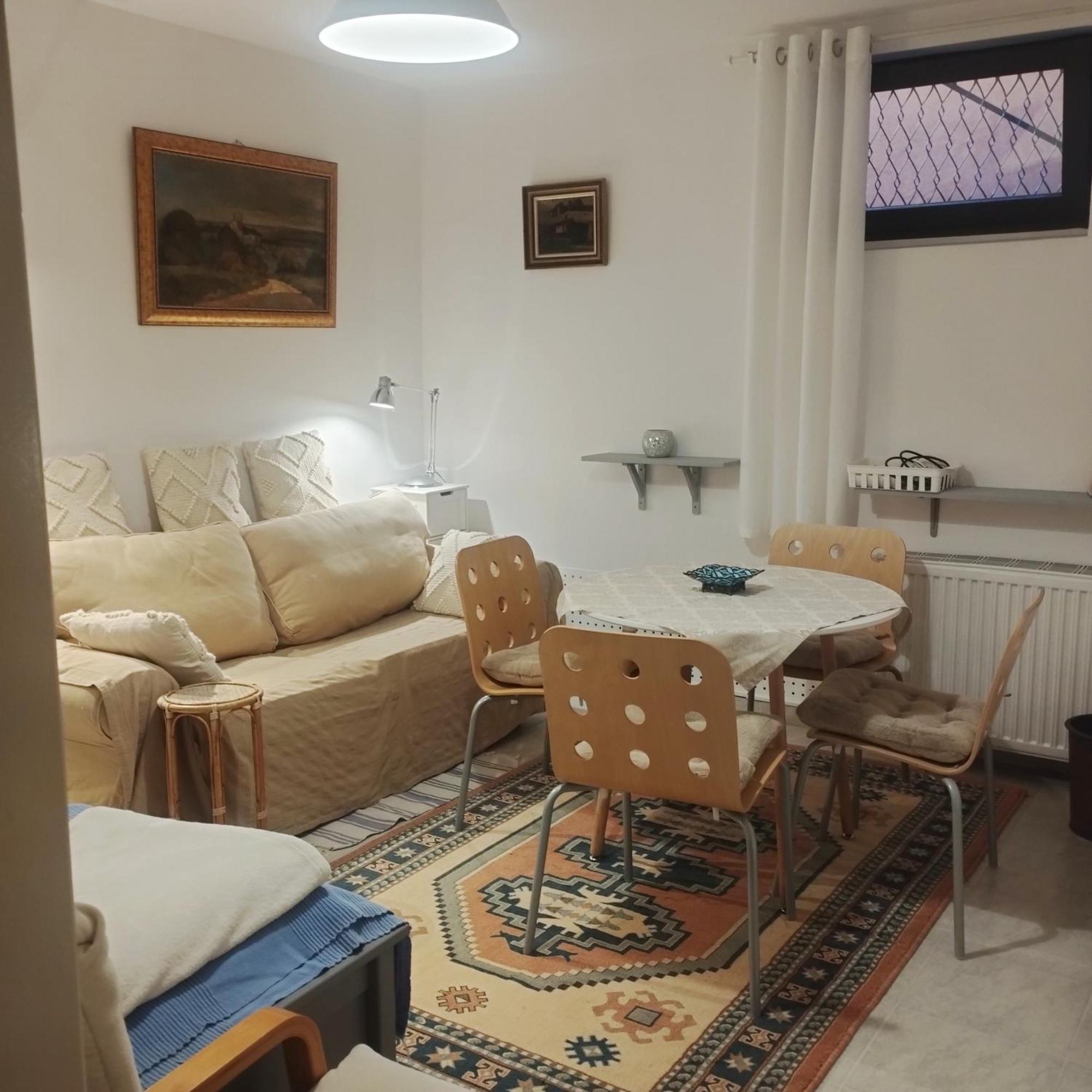 B&B Family Basement Apartment, Breakfast, Free Parking, 5Km From Tulln Chorherrn Exteriör bild
